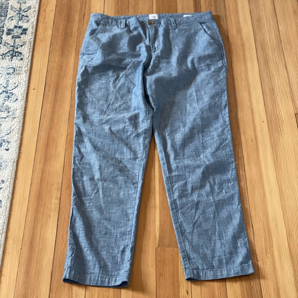 GAP Girlfriend Fit blue linen like chambray pant. SIZE 6
